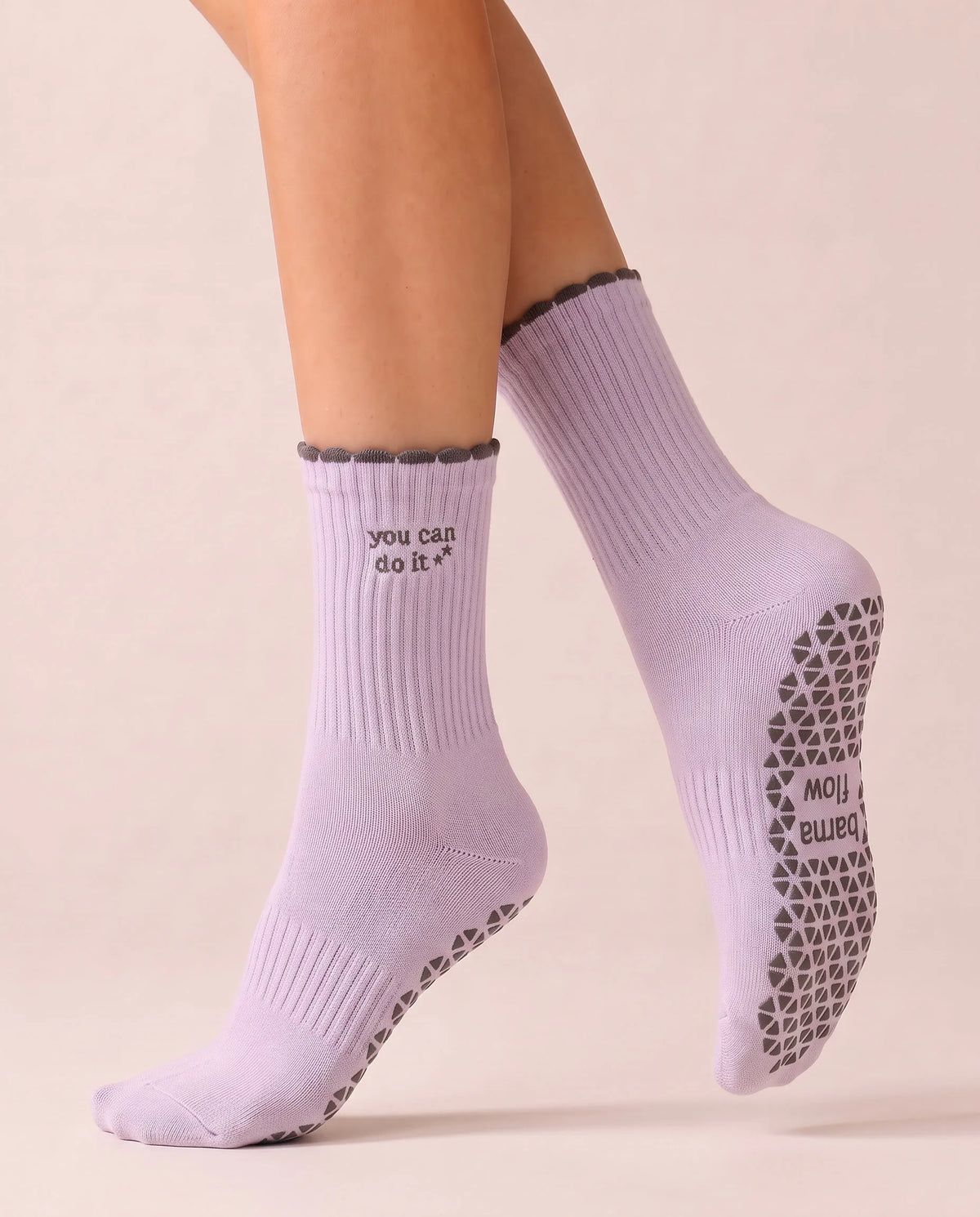 Die Sohle einer barna flow Anti-Rutsch-Socke mit dem Dreiecks-Grip